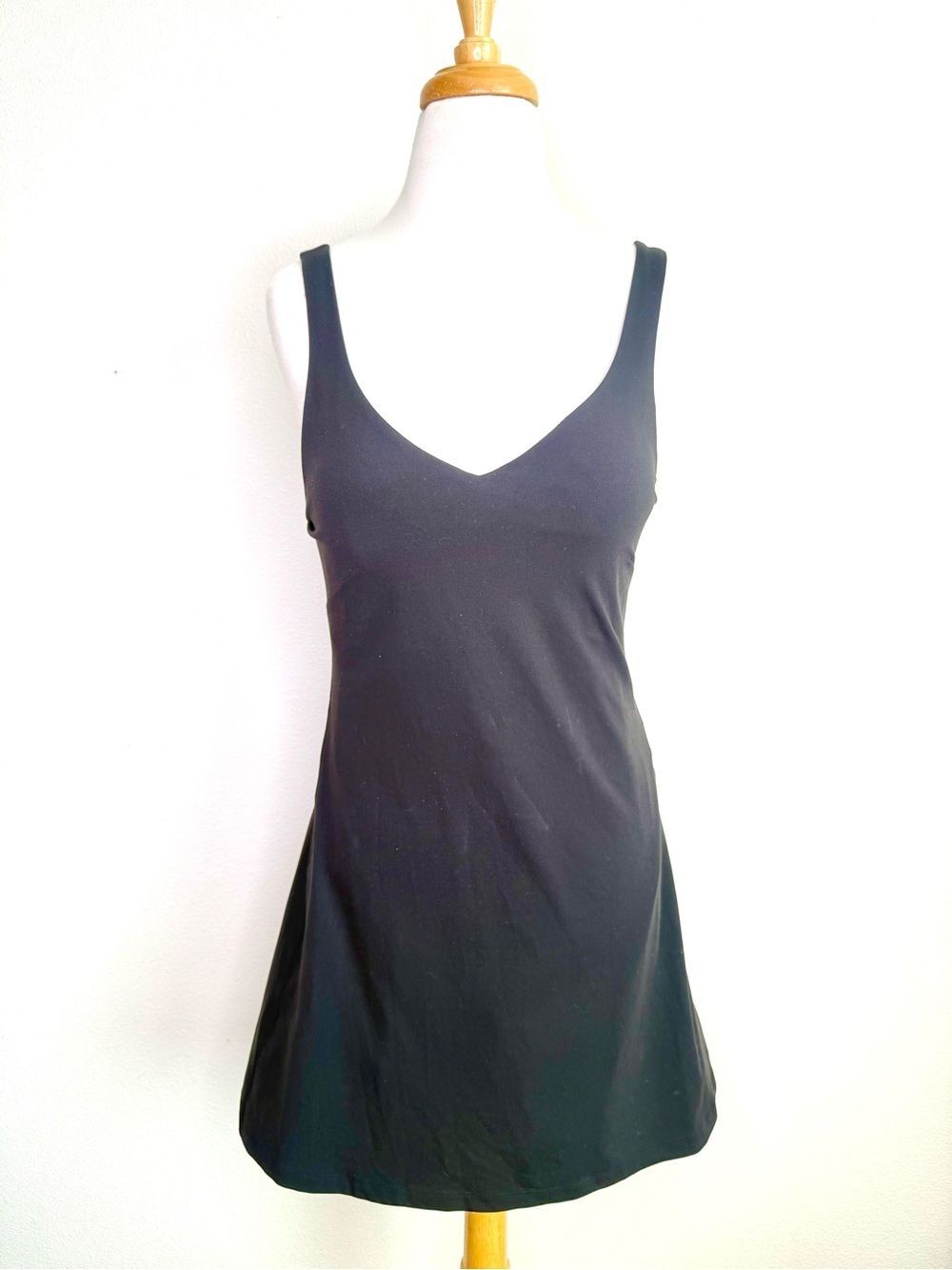 Lululemon Align Dress in Black Tank Style Built in Shorts sz 10 V-Neck Slip